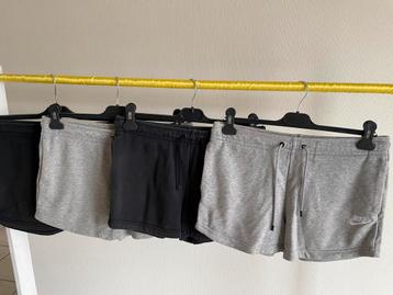 Short NIKE - 38/40 - als NIEUW! beschikbaar voor biedingen