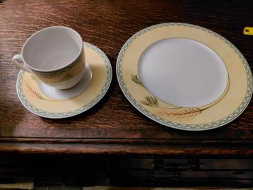 Servies - zeer uitgebreid beschikbaar voor biedingen
