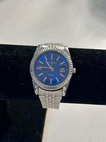 Montre acier avec cadran Bleu état Neuf 