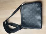 Sacoche lv sp500 tirette un peu cassé, Bijoux, Sacs & Beauté, Sacs | Sacs à bandoulière, Enlèvement ou Envoi, Comme neuf