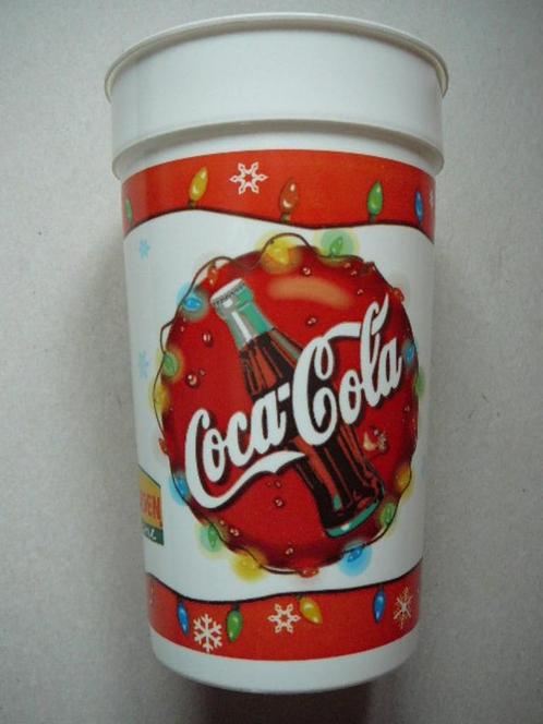 Plastiek beker Coca-Cola Lunch Garden kerstmis klein deukje, Verzamelen, Merken en Reclamevoorwerpen, Gebruikt, Gebruiksvoorwerp