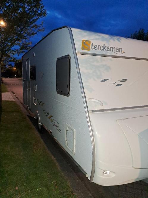 Caravan 6 personen, stapelbed en fransbed., Caravans en Kamperen, Caravans, Particulier, tot en met 6, Treinzit, Sterckeman, Dwars-stapelbed