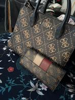 Sac plus portefeuille Guess, Bijoux, Sacs & Beauté, Sacs | Sacs Femme, Enlèvement ou Envoi, Comme neuf