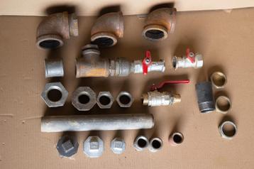 Stalen fittingen voor loodgietersverwarming beschikbaar voor biedingen