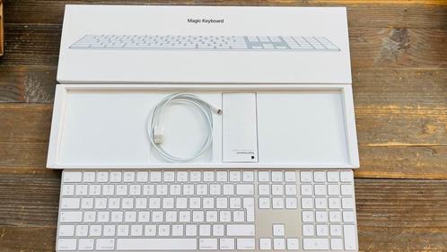 Apple Azerty toetsenbord + numeric, Computers en Software, Toetsenborden, Zo goed als nieuw, Azerty, Draadloos, Ophalen