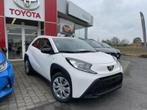 Toyota Aygo X play Aygo X Xplay !DIRECT LEVERBAAR!, Auto's, Automaat, Zwart, 72 pk, Wit