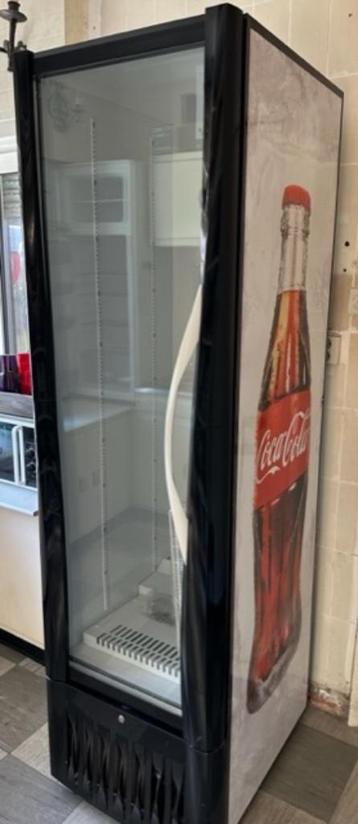 Glass Door Refrigerator Coca Cola disponible aux enchères