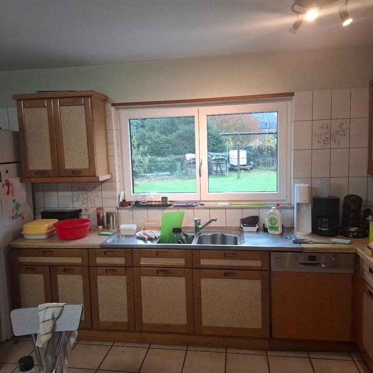 Een uitgeruste L-vormige keuken, Huis en Inrichting, Keuken | Complete keukens, Gebruikt, Hoekkeuken, Bruin, Hout, Ophalen