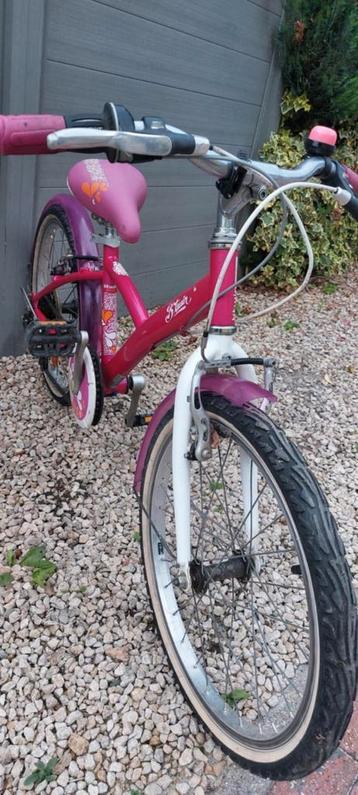 Velo filles 20pouces de 6ans à 9ans et environs 1m15 à 1m35  beschikbaar voor biedingen