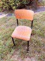 Vintage houten schoolstoelen en stapelstoelen, Ophalen