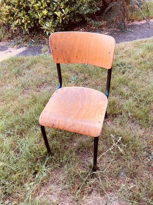 Vintage houten schoolstoelen en stapelstoelen, Antiek en Kunst, Antiek | Meubels | Stoelen en Sofa's, Ophalen