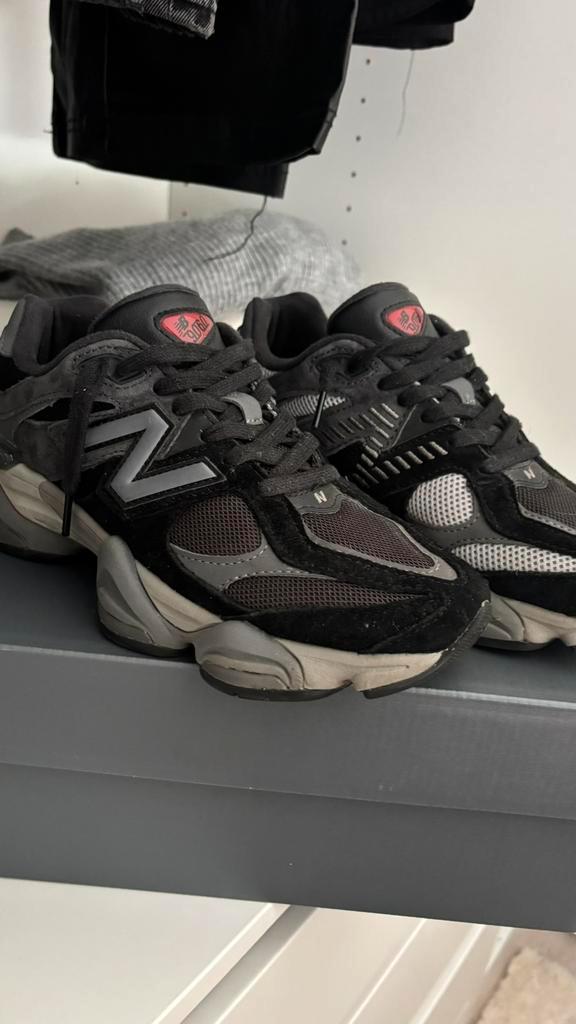 New Balance 9060 Noir/Gris - avec boîte - à peine porté, Vêtements | Femmes, Chaussures, Comme neuf, Sneakers et Baskets, Noir