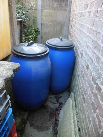Grote regenton (750 liter) beschikbaar voor biedingen