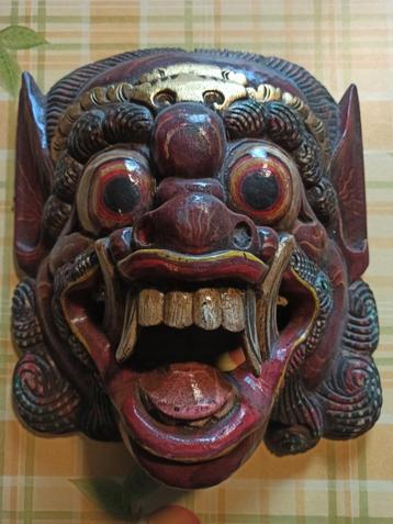 Houten masker mid  Nepal  beschikbaar voor biedingen