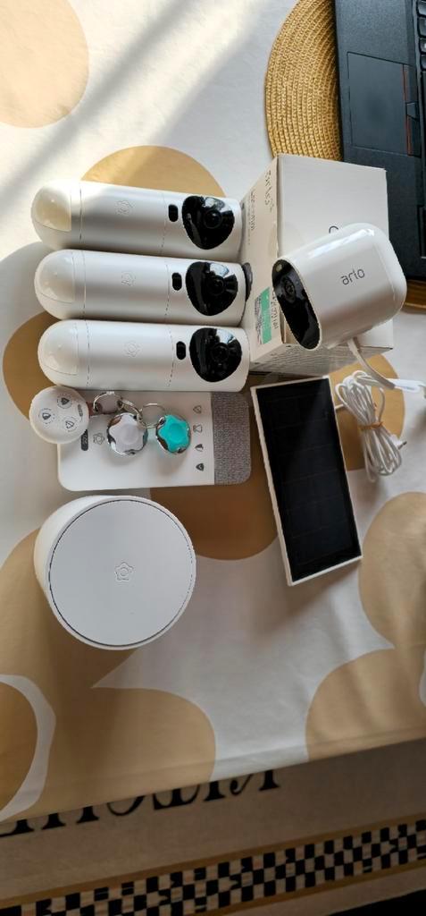 Arlo + verisure alarm system + camera's., Doe-het-zelf en Bouw, Alarmsystemen, Zo goed als nieuw, Ophalen