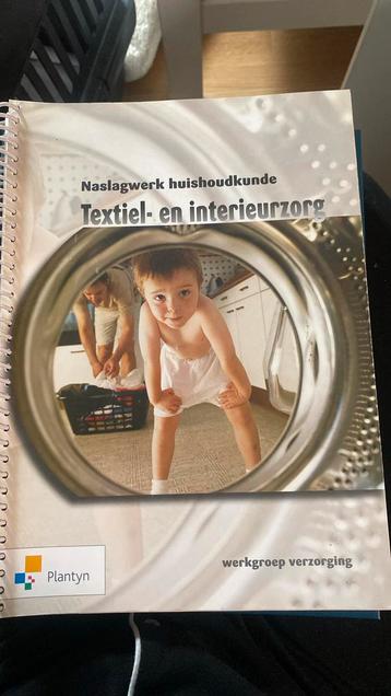 Naslagwerk huishoudkunde textiel- en interieurzorg