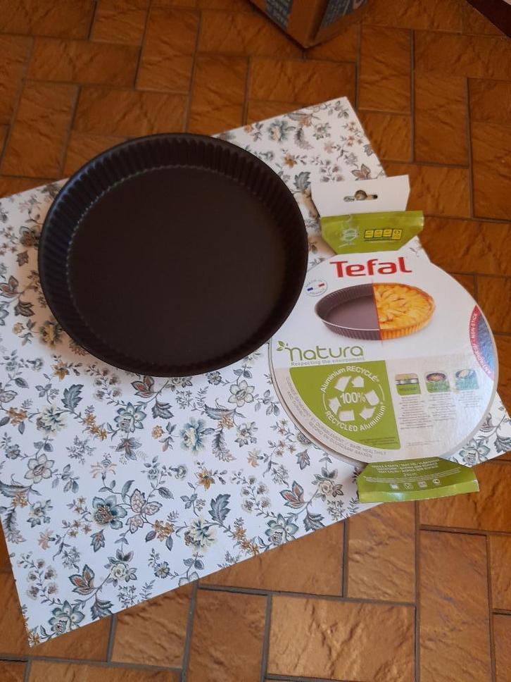 Tefal Natura Moule à tarte 24 cm de diamètre, très bon état, Hobby en Vrije tijd, Taarten en Cupcakes maken, Zo goed als nieuw