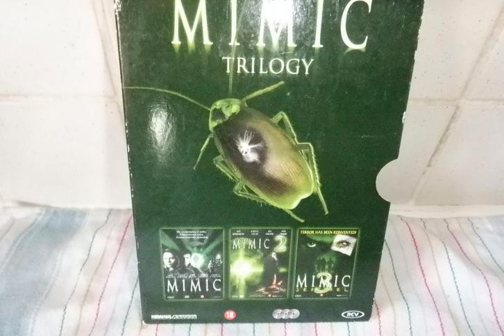 DVD Trilogy Mimic., Cd's en Dvd's, Dvd's | Horror, Zo goed als nieuw, Gore, Boxset, Vanaf 16 jaar, Verzenden
