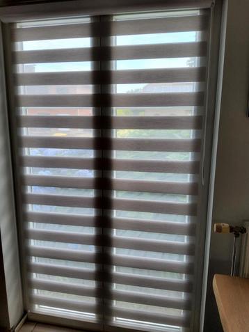 Rolgordijnen  beschikbaar voor biedingen