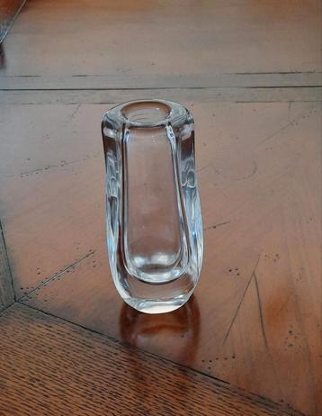 Véritable vase cristal Daum France signé 
