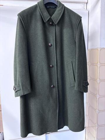 Warme Oostenrijkse loden jas beschikbaar voor biedingen