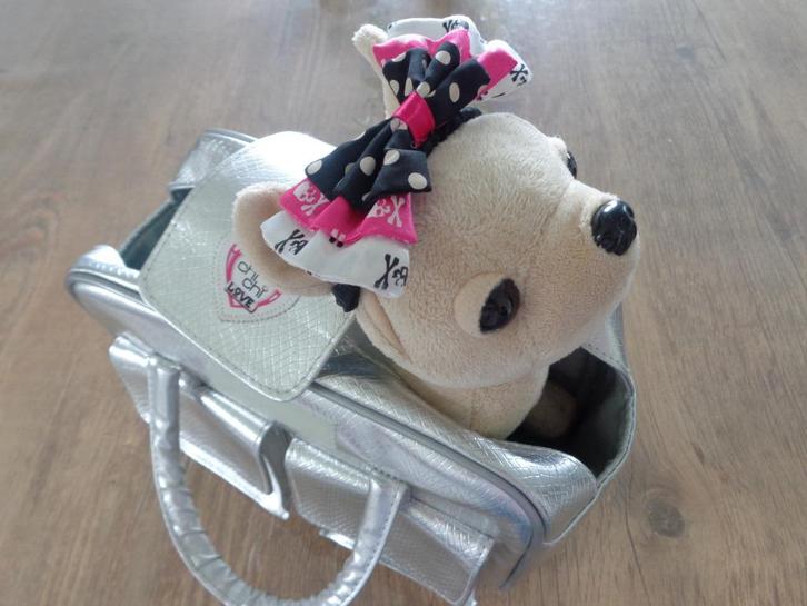 Peluche chien CHI CHI LOVE Chiuhahua Glamour avec son sac, Kinderen en Baby's, Speelgoed | Knuffels en Pluche, Zo goed als nieuw