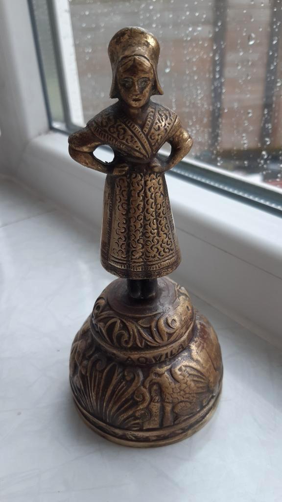 Cloche de table antique en laiton bronze, Antiquités & Art, Antiquités | Bronze & Cuivre, Enlèvement ou Envoi