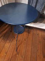 Blauw Tafeltje in ijzer, Ophalen