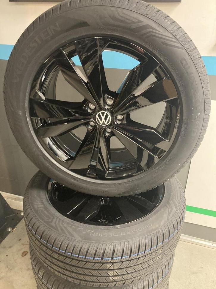 ID.Buzz ID.4 19" ️ All Seas.Set Originele Oem VW AG-Set  25, Auto-onderdelen, Banden en Velgen, Banden en Velgen, All Season, 19 inch