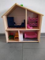 Poppenhuis met meubeltjes en popjes, Kinderen en Baby's, Speelgoed | Poppenhuizen, Poppenhuis, Gebruikt, Ophalen