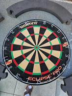 Complete sets Darts & Unicorn Dartsbord, Sport en Fitness, Darts, Ophalen, Zo goed als nieuw, Dartbord met pijlen