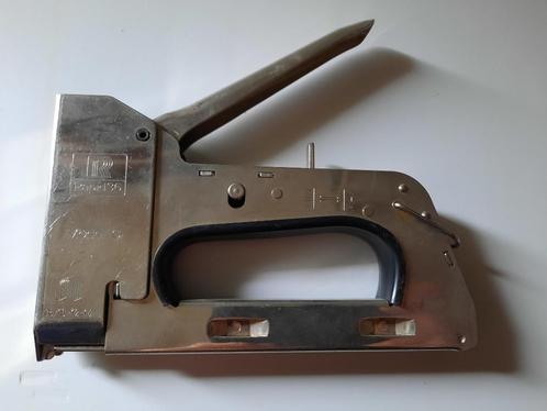 Nietmachines, Hobby en Vrije tijd, Knutselen, Zo goed als nieuw, Gereedschap of Accessoires, Ophalen