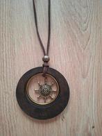 Jolie collier pendentif marin gouvernail de bateau, Enlèvement ou Envoi, Neuf, Brun, Avec pendentif