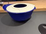 Bol Tupperware bleu avec couvercle anti éclaboussures 3,5L, Maison & Meubles, Enlèvement ou Envoi, Comme neuf, Bleu, Bol ou Canette