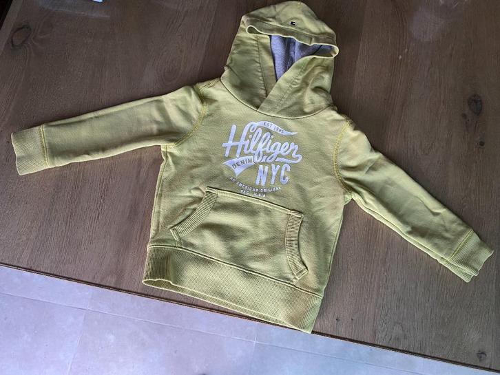 Tommy Hilfiger gele sweater maat 98, Kinderen en Baby's, Kinderkleding | Maat 98, Gebruikt, Jongen, Trui of Vest, Ophalen of Verzenden
