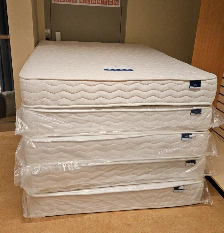 Nieuwe matrassen aan liquidatieprijzen ., Huis en Inrichting, Slaapkamer | Matrassen en Bedbodems, Nieuw, Matras, 200 cm, Ophalen