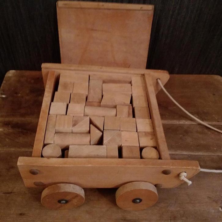 Vintage houten karretje met houten speelgoed blokken, Kinderen en Baby's, Speelgoed | Houten speelgoed, Gebruikt, Verzenden