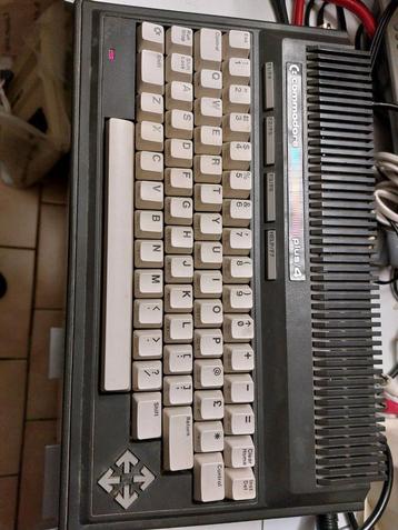 Te koop Commodore Plus 4 met voeding voor schermonderdelen beschikbaar voor biedingen