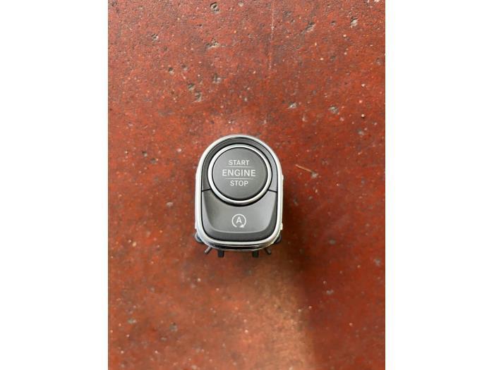 Commutateur marche-arrêt d'un Mercedes Sprinter, Autos : Pièces & Accessoires, Tableau de bord & Interrupteurs, Mercedes-Benz