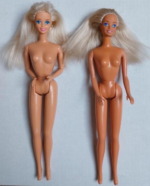 Lot de 2 poupées Barbie, Enfants & Bébés, Jouets | Poupées, Utilisé, Barbie, Enlèvement ou Envoi