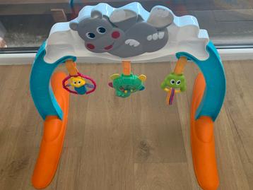 Baby speeltje Chicco met muziek beschikbaar voor biedingen