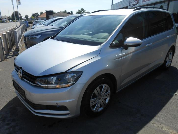 vw touran  euro 6 benz 1.2 i  top conditie  2018 5 place, Auto's, Volkswagen, Particulier, Touran, ABS, Achteruitrijcamera, Airconditioning