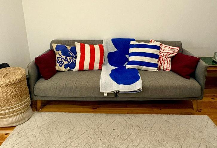 Sofa 3 places gris, Maison & Meubles, Canapés | Salons, Utilisé, Banc droit, Trois personnes, 200 à 250 cm, 75 à 100 cm, Bois