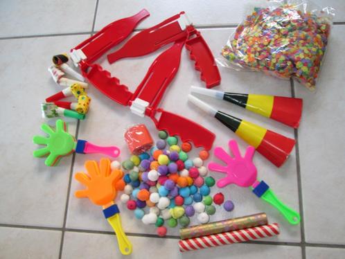 Carnaval : Lot d’objets festifs, Diversen, Vlaggen en Wimpels, Zo goed als nieuw, Ophalen of Verzenden