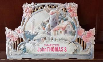 Vintage reclamepapier met reliëf van John Thomas Cigarettes  beschikbaar voor biedingen