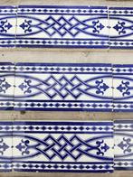 37 antieke randtegels diep paarsblauw decor V&B +snijwerk, Ophalen
