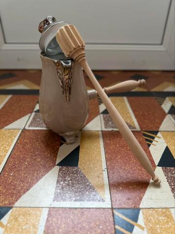 Mokka kan voor chocolademelk beschikbaar voor biedingen