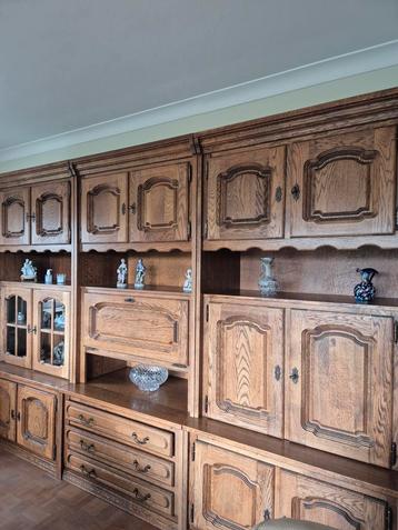  Eetkamer – tafel, 6 stoelen en buffetkast – l beschikbaar voor biedingen