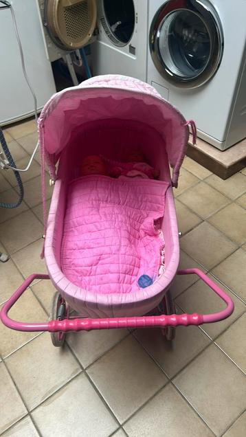 Buggy met poppen  beschikbaar voor biedingen