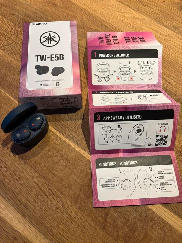 Yamaha donkerblauwe in-ear oortjes, Telecommunicatie, Mobiele telefoons | Oordopjes, Zo goed als nieuw, Bluetooth, Ophalen of Verzenden